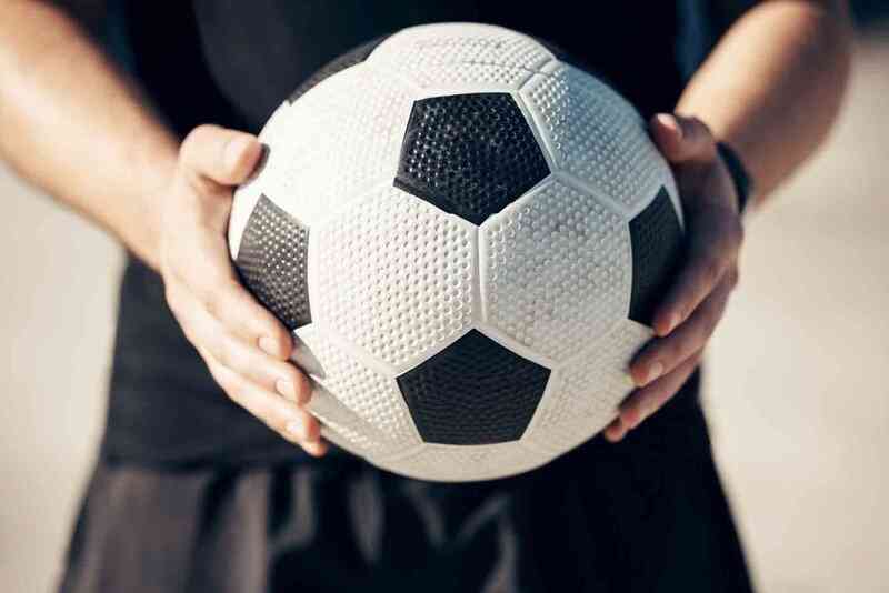Pros y contras de que clubes de futbol coticen en la Bolsa Pros y contras de que clubes de futbol coticen en la Bolsa